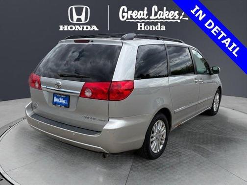 Silver Shadow Pearl 2009 Toyota Sienna XLE
