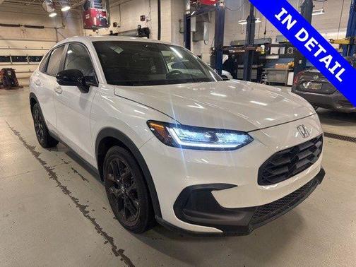Platinum White Pearl 2023 Honda HR-V AWD Sport