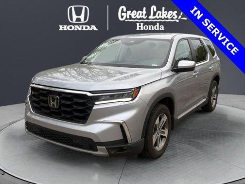 Lunar Silver Metallic 2023 Honda Pilot AWD EX-L 8 Passenger