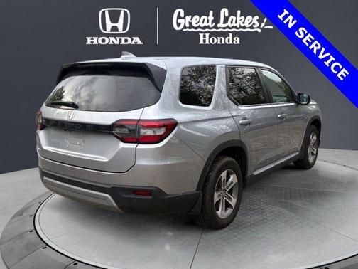 Lunar Silver Metallic 2023 Honda Pilot AWD EX-L 8 Passenger