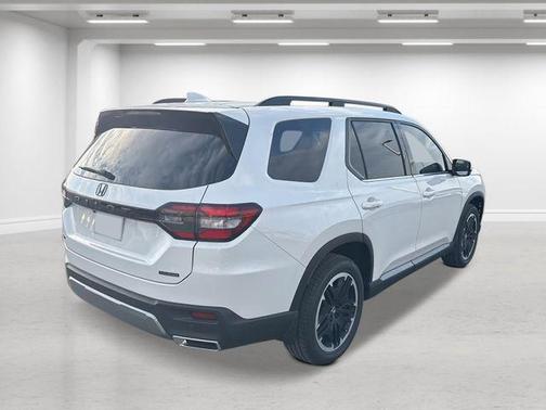 2026 Honda Pilot Touring 8-Passenger