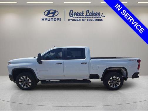 Summit White 2022 Chevrolet Silverado 2500 Custom