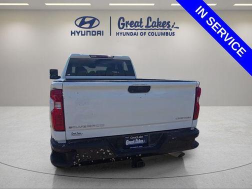 Summit White 2022 Chevrolet Silverado 2500 Custom