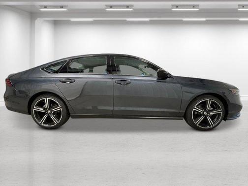 Meteorite Gray Metallic 2026 Honda Accord SE