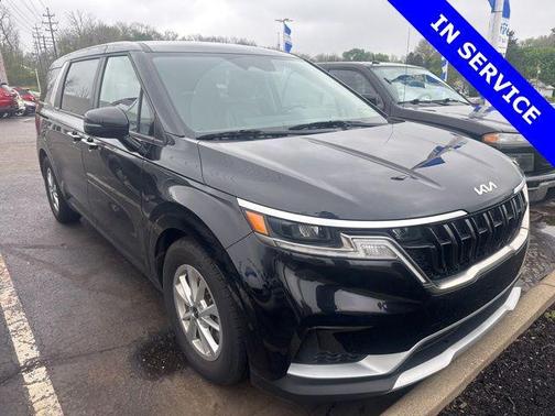 Aurora Black Pearl 2024 Kia Carnival LX