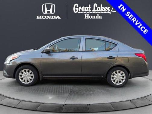 Gun Metallic 2016 Nissan Versa 1.6 S