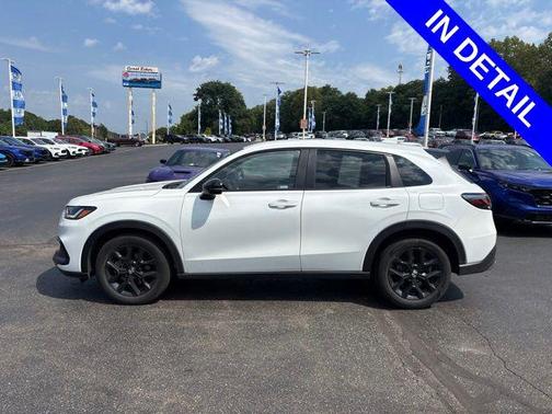 Platinum White Pearl 2024 Honda HR-V AWD Sport