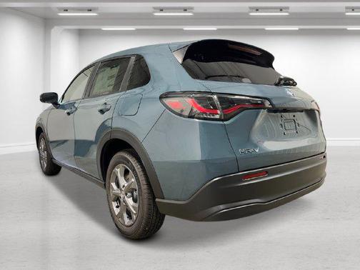 Nordic Forest Pearl 2027 Honda HR-V LX
