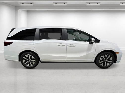 Platinum White Pearl 2026 Honda Odyssey EX-L
