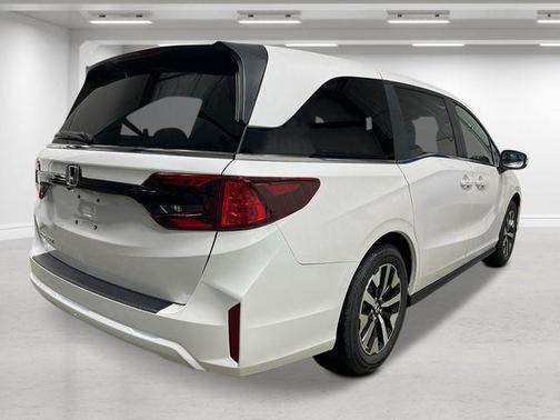 Platinum White Pearl 2026 Honda Odyssey EX-L