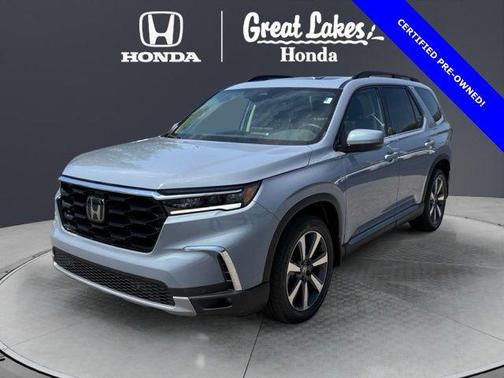 Diffused Sky Pearl 2023 Honda Pilot Touring 8-Passenger