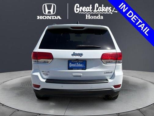 Bright White Clearcoat 2019 Jeep Grand Cherokee Laredo