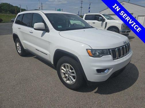 Bright White Clearcoat 2019 Jeep Grand Cherokee Laredo