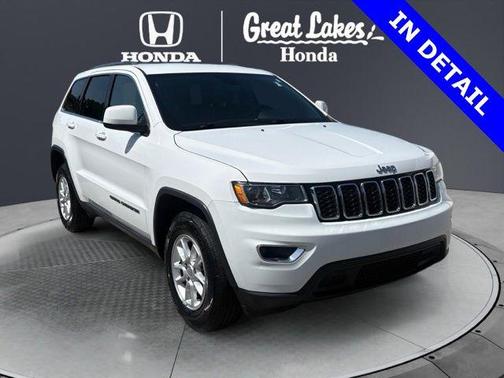 Bright White Clearcoat 2019 Jeep Grand Cherokee Laredo