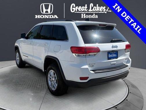 Bright White Clearcoat 2019 Jeep Grand Cherokee Laredo