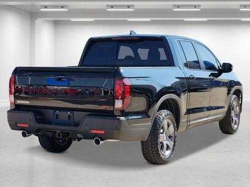 Crystal Black Pearl 2026 Honda Ridgeline TrailSport