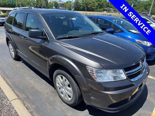 Granite Pearlcoat 2017 Dodge Journey SE