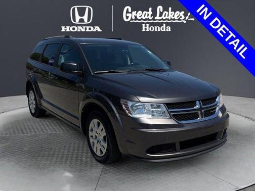 Granite Pearlcoat 2017 Dodge Journey SE