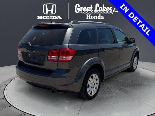 Granite Pearlcoat 2017 Dodge Journey SE