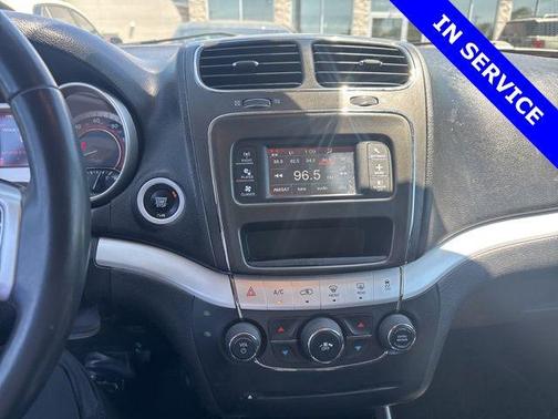 Granite Pearlcoat 2017 Dodge Journey SE