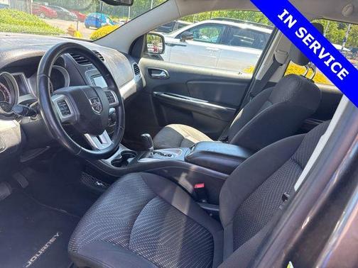 Granite Pearlcoat 2017 Dodge Journey SE
