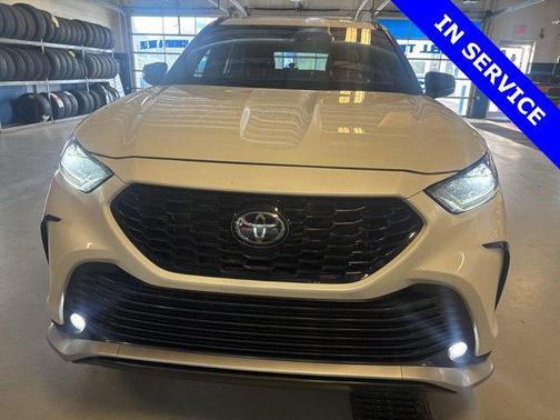 Blizzard Pearl 2021 Toyota Highlander XSE
