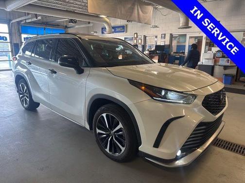 Blizzard Pearl 2021 Toyota Highlander XSE