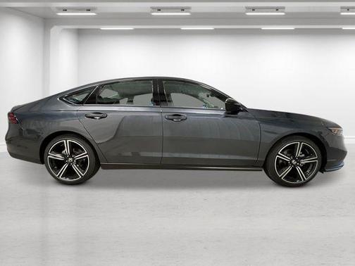 Meteorite Gray Metallic 2026 Honda Accord SE