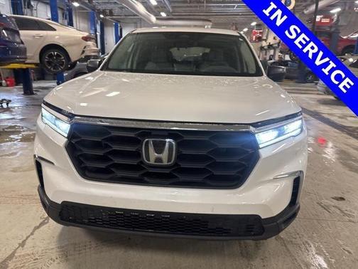 2023 Honda Pilot AWD LX