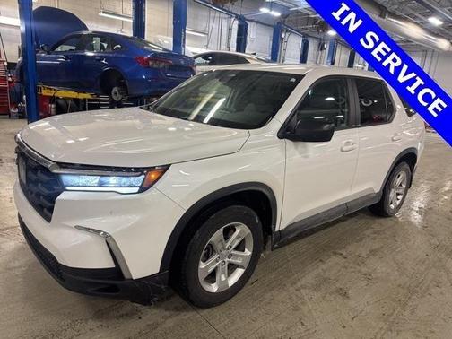 2023 Honda Pilot AWD LX
