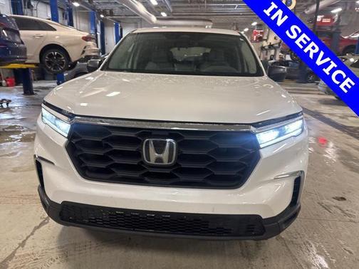 2023 Honda Pilot AWD LX