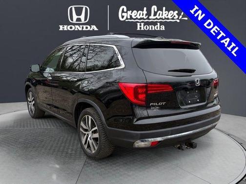 Crystal Black Pearl 2017 Honda Pilot Touring