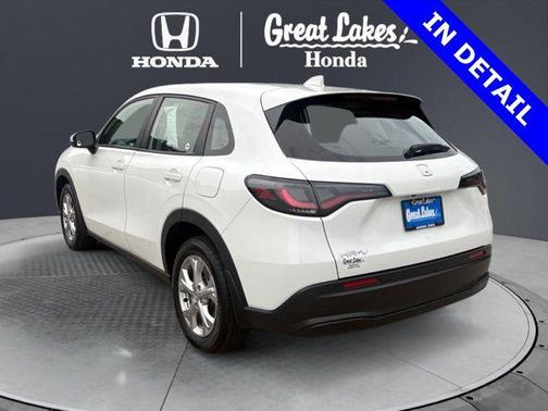 Platinum White Pearl 2024 Honda HR-V LX