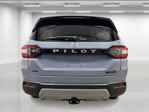 Sonic Gray Pearl 2026 Honda Pilot TrailSport