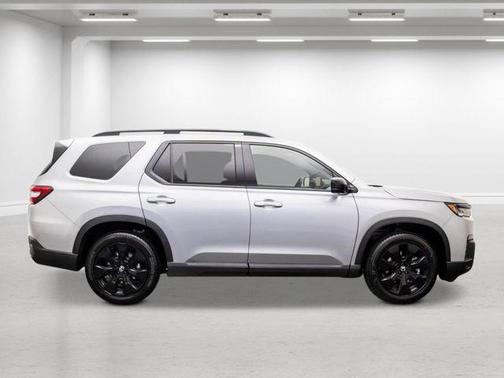 Solar Silver Metallic 2026 Honda Pilot Black Edition