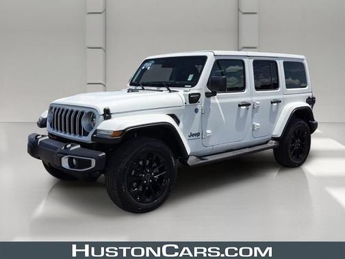 41 2025 Jeep Wrangler 4xe Sahara