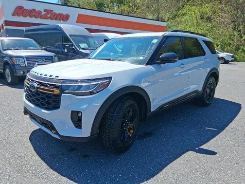 Space White Metallic 2026 Ford Explorer Tremor