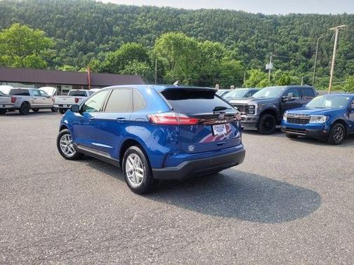 2021 Ford Edge SE