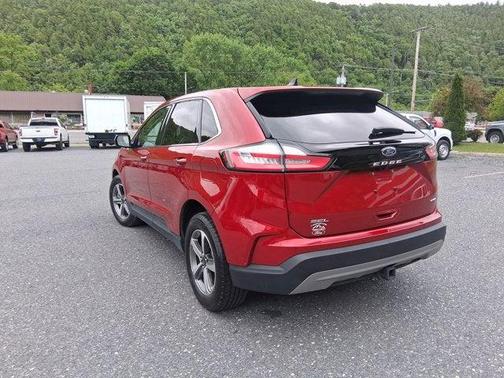 Rapid Red Metallic Tinted Clearcoat 2024 Ford Edge SEL