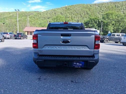 Iconic Silver Metallic 2024 Ford Maverick XLT
