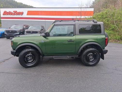 Eruption Green Metallic 2023 Ford Bronco Black Diamond