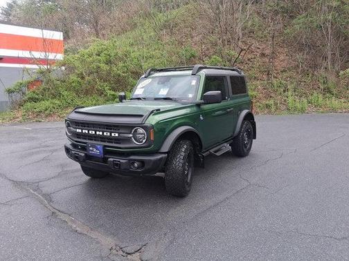 Eruption Green Metallic 2023 Ford Bronco Black Diamond