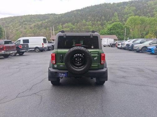 Eruption Green Metallic 2023 Ford Bronco Black Diamond