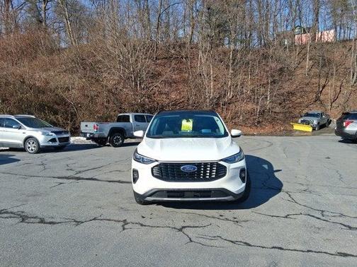 2026 Ford Escape Platinum AWD