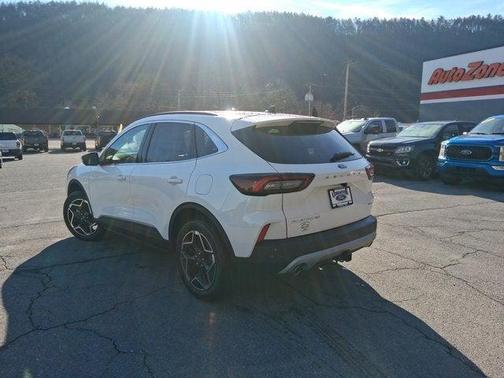 2026 Ford Escape Platinum AWD