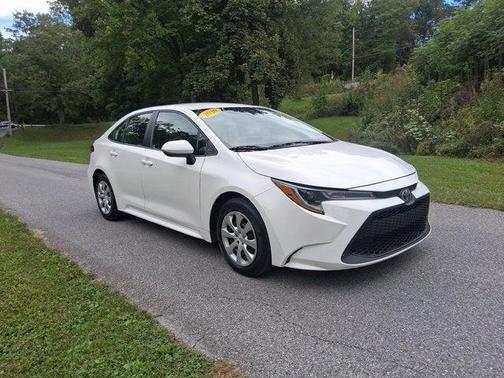 White 2020 Toyota Corolla LE