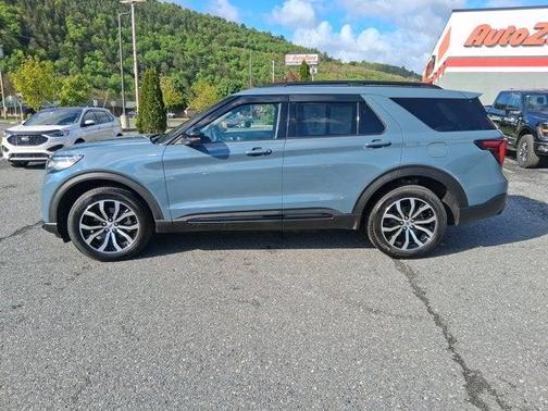 Vapor Blue Metallic 2025 Ford Explorer ST-Line 4WD