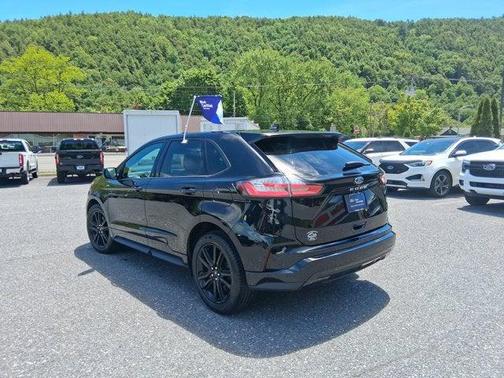 Agate Black Metallic 2022 Ford Edge ST-Line