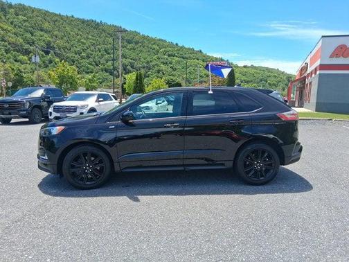 Agate Black Metallic 2022 Ford Edge ST-Line