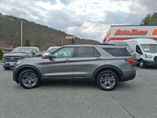 Carbonized Gray Metallic 2026 Ford Explorer Active